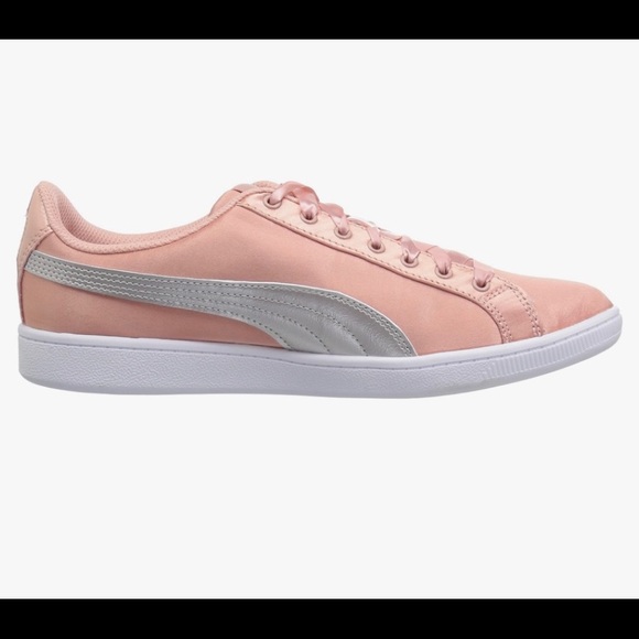 NWT Puma Vikky Blush Women’s Peach Pink Silver En Pointe Athletic Shoes Sneakers - Picture 3 of 8